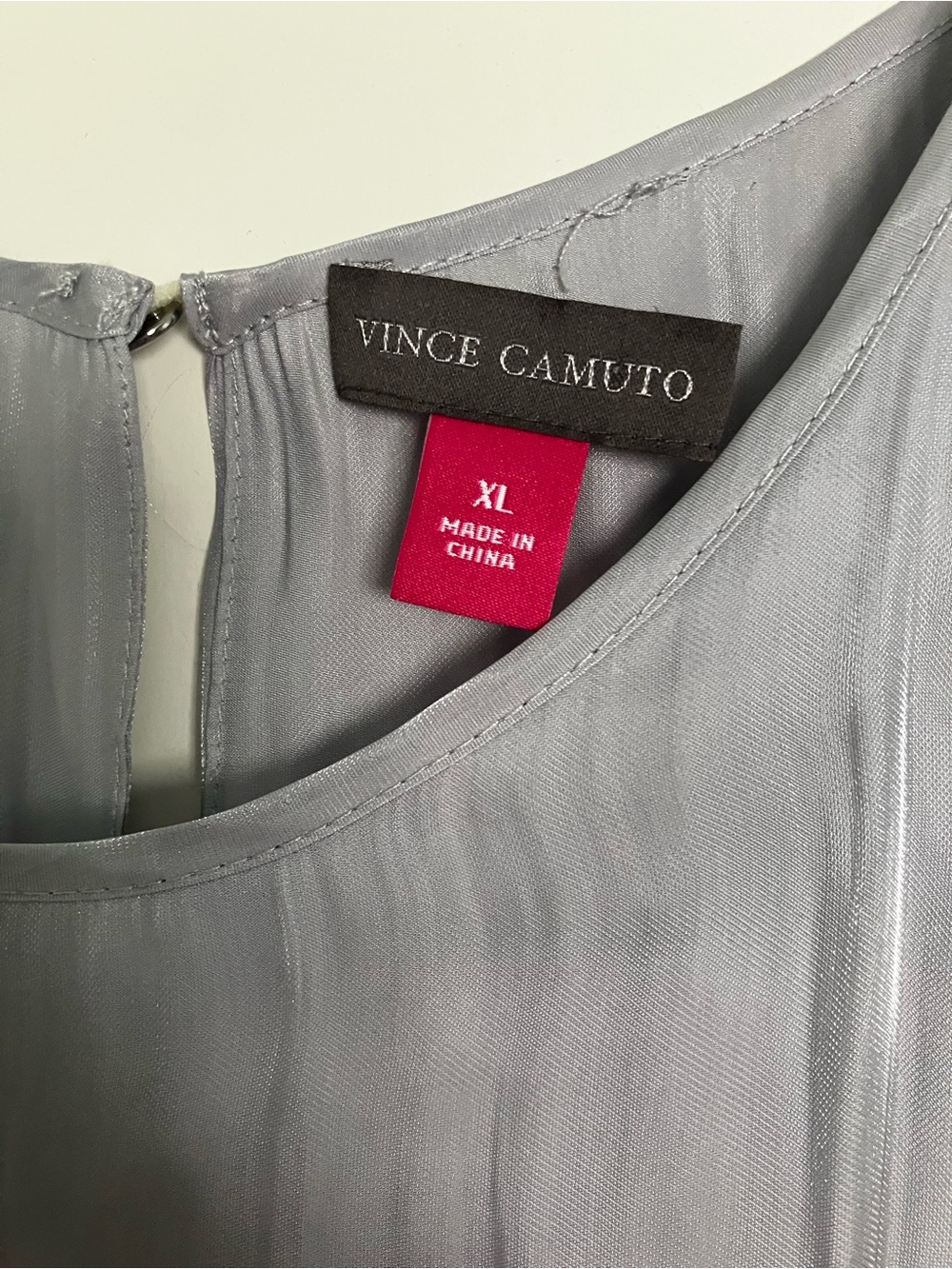 NWOT-Vince Camuto Silvery Gray Tiered Sleeveless Blouse XL Flowy High-Low Hem | - Picture 4 of 8